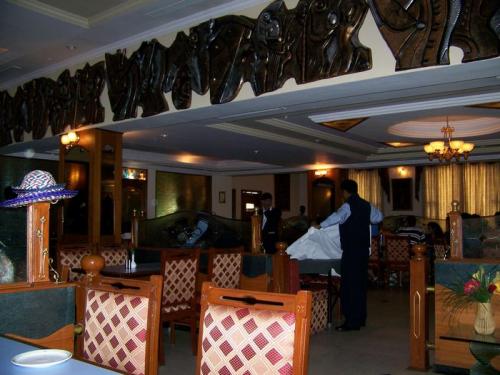 Sandesh The Prince Restaurant (bangalore_100_1729.jpg) wird geladen. Eindrucksvolle Fotos von der indischen Halbinsel erwarten Sie.